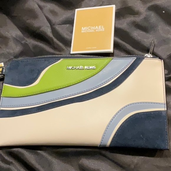 NWT Michael Kors Jet Set Patchwork Wristlet - Picture 5 of 10